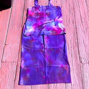 Women’s 100% Silk Gallery Five Wearable Art Camisole Top and Skirt, Like New.